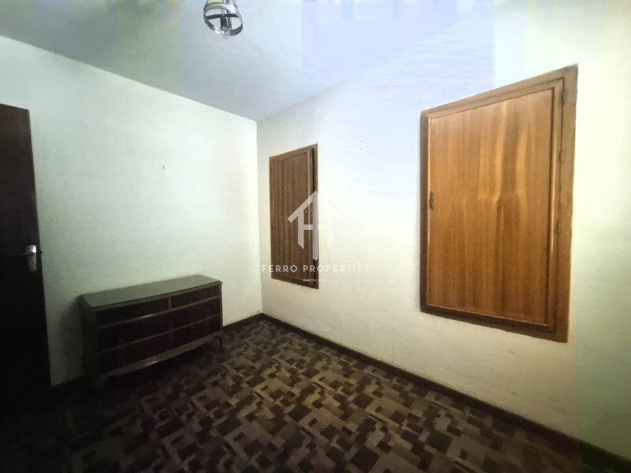 5 soveværelse Byhus til salg i Loja - € 67.500 (Ref: 9755192)