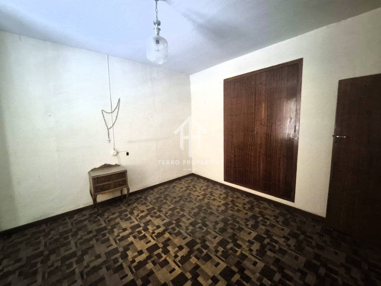 5 soveværelse Byhus til salg i Loja - € 67.500 (Ref: 9755192)