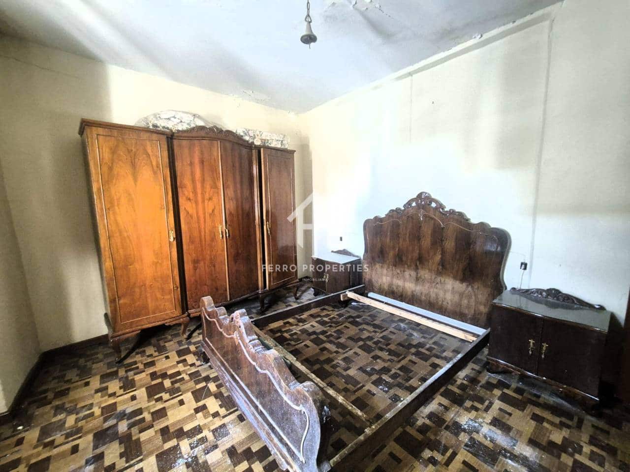 5 soveværelse Byhus til salg i Loja - € 67.500 (Ref: 9755192)