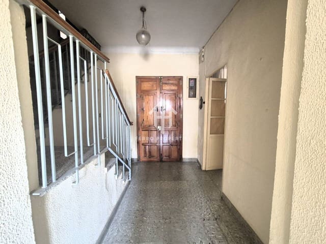 5 soveværelse Byhus til salg i Loja - € 67.500 (Ref: 9755192)