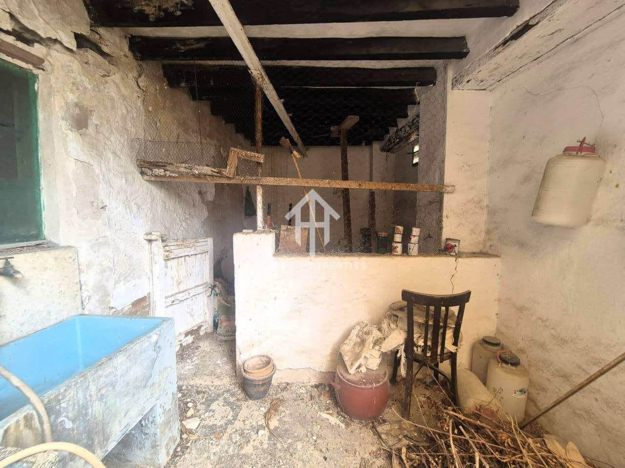 5 soveværelse Byhus til salg i Loja - € 67.500 (Ref: 9755192)