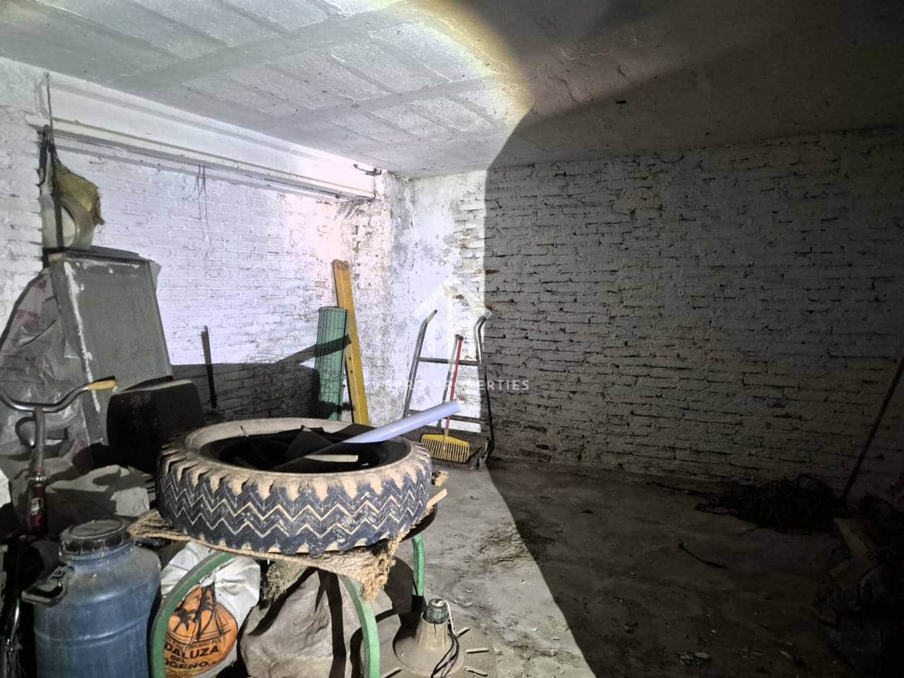 5 soveværelse Byhus til salg i Loja - € 67.500 (Ref: 9755192)