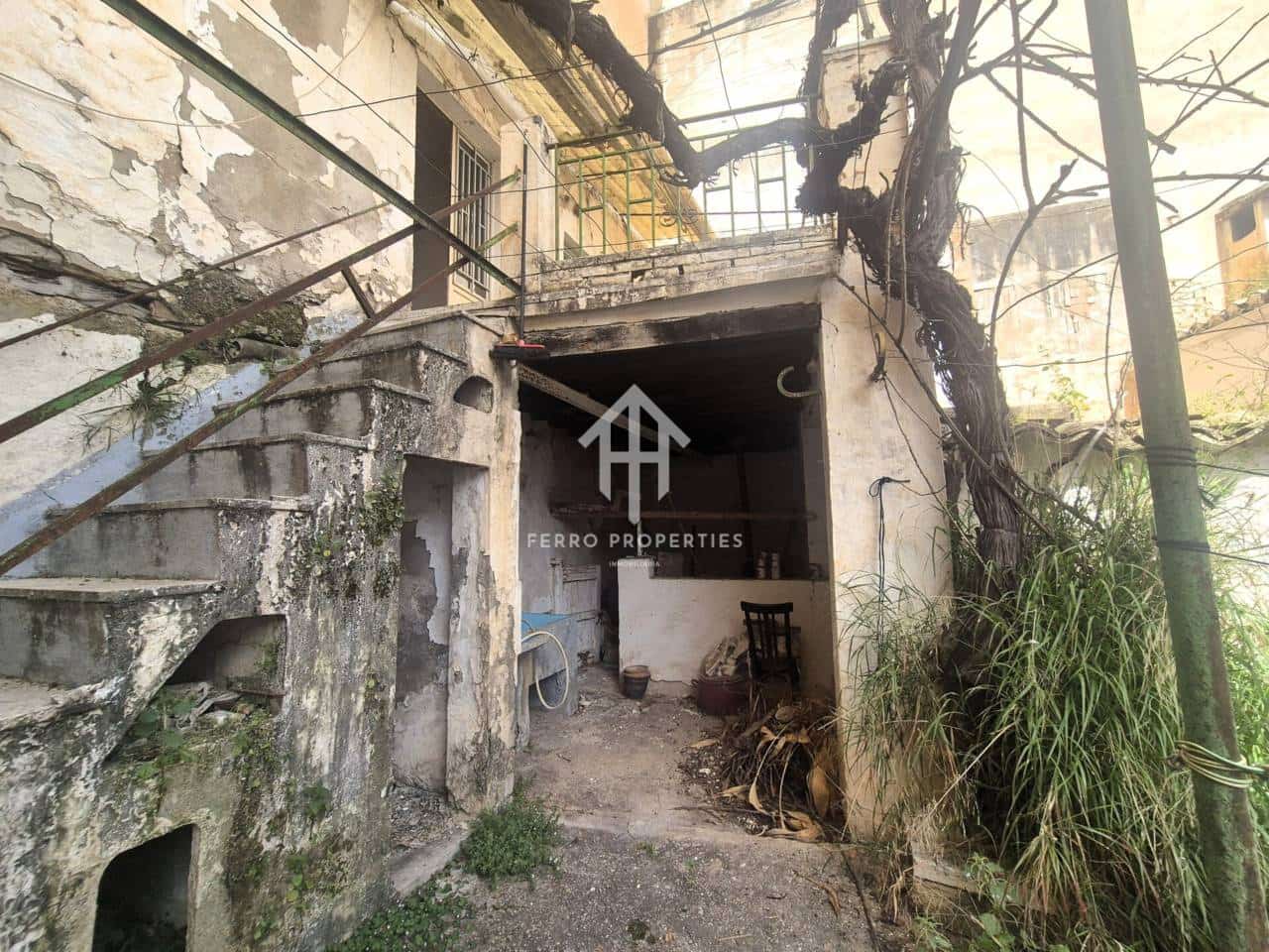 5 soveværelse Byhus til salg i Loja - € 67.500 (Ref: 9755192)