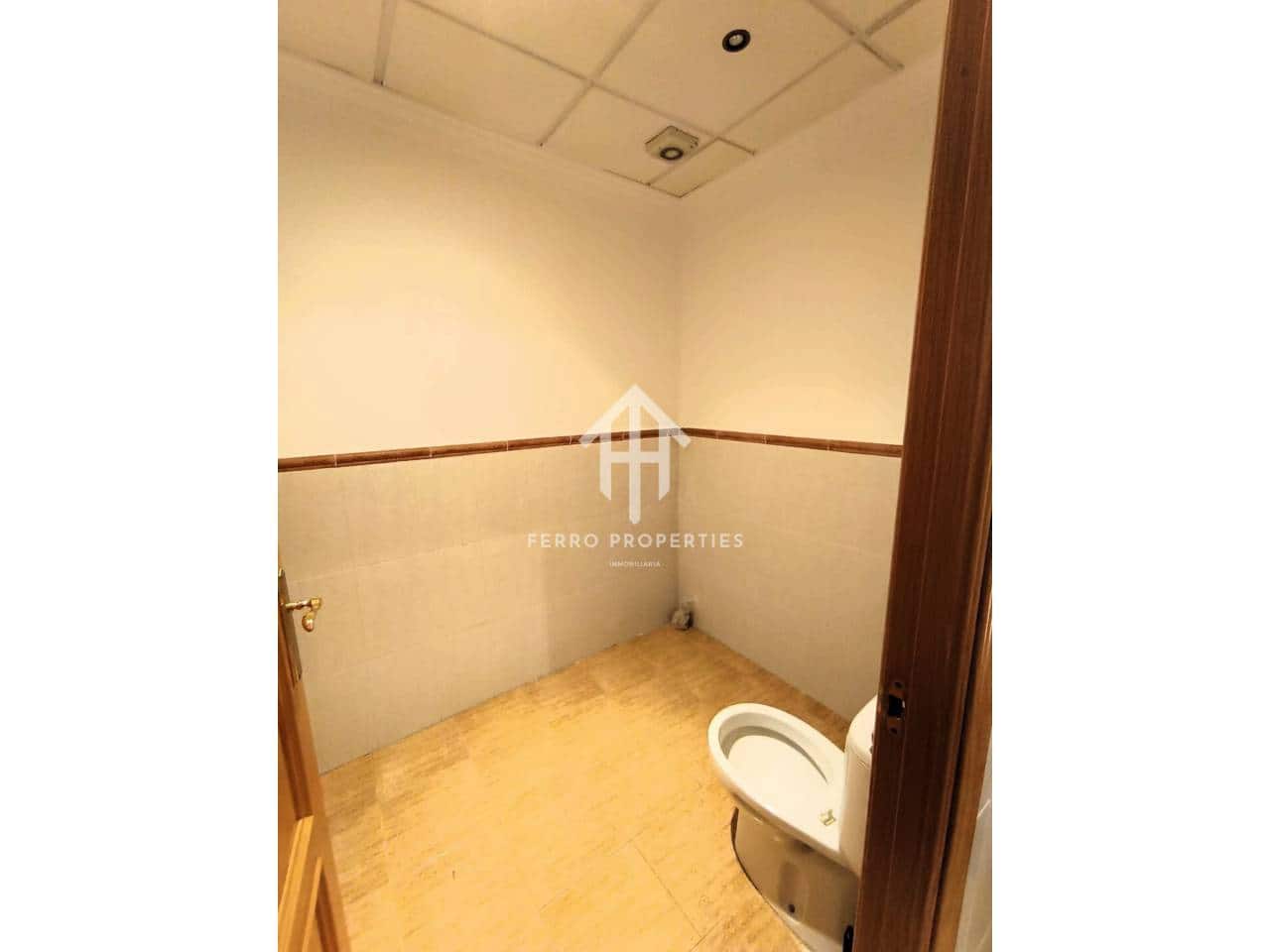 Commerciale in vendita in Loja - 82.500 € (Rif: 9758328)