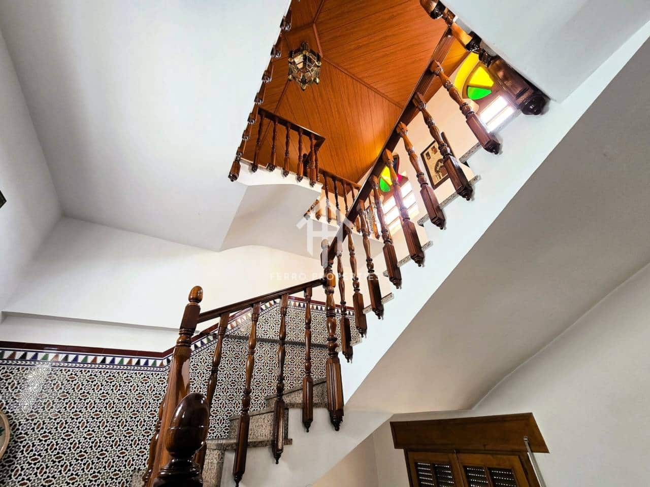 5 bedroom Apartment for sale in Algarinejo with garage - € 299,900 (Ref: 9761624)