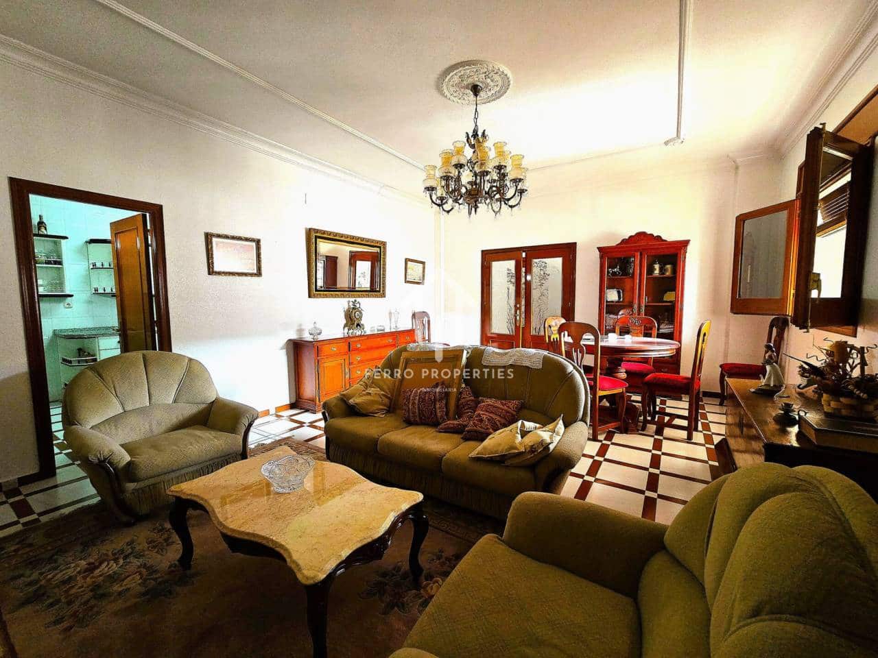 5 bedroom Apartment for sale in Algarinejo with garage - € 299,900 (Ref: 9761624)