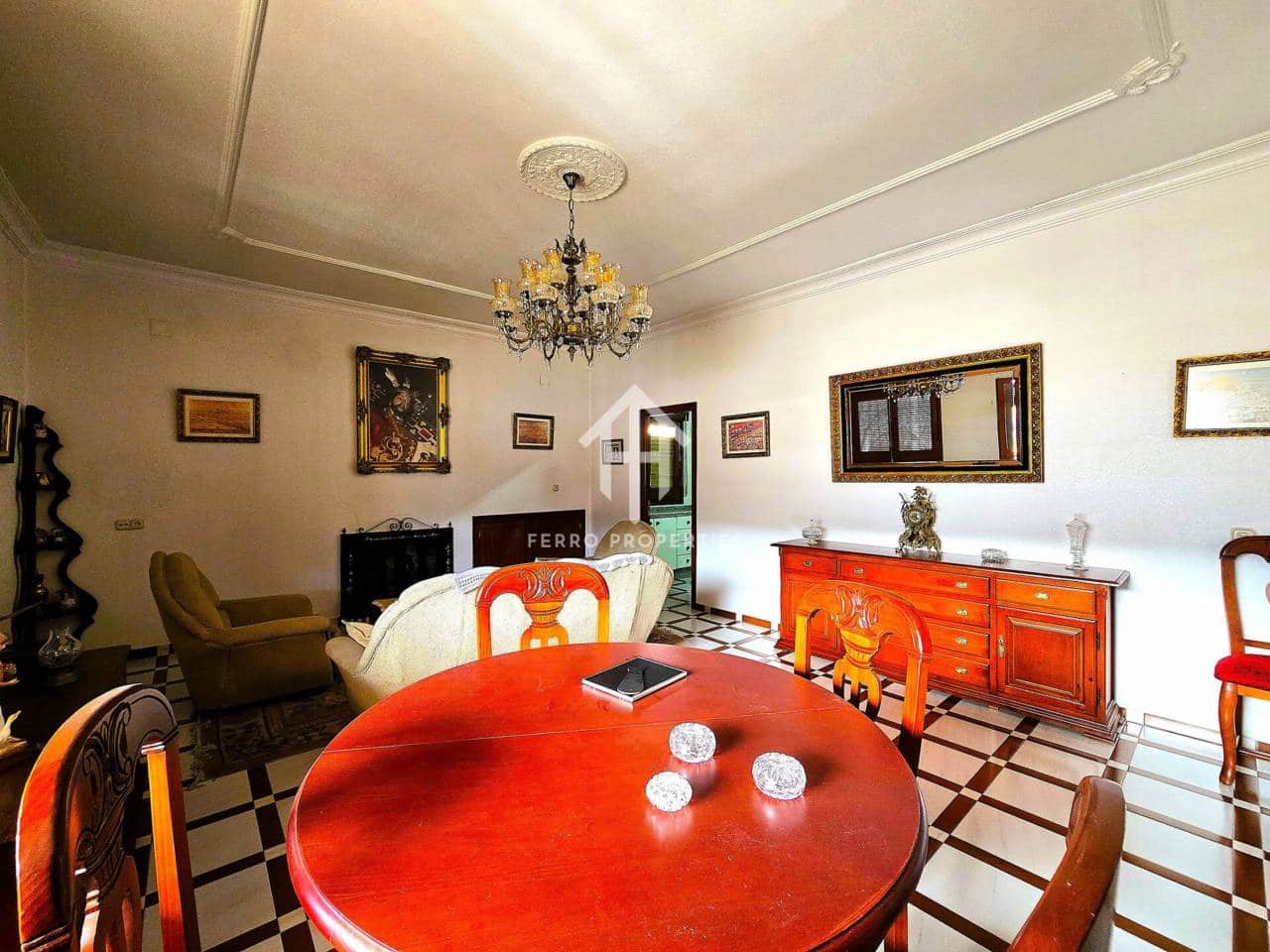 5 bedroom Apartment for sale in Algarinejo with garage - € 299,900 (Ref: 9761624)