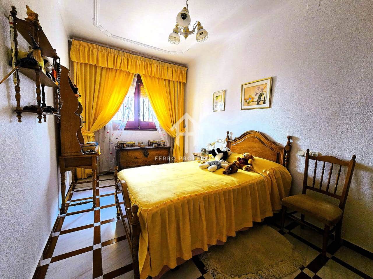 5 bedroom Apartment for sale in Algarinejo with garage - € 299,900 (Ref: 9761624)