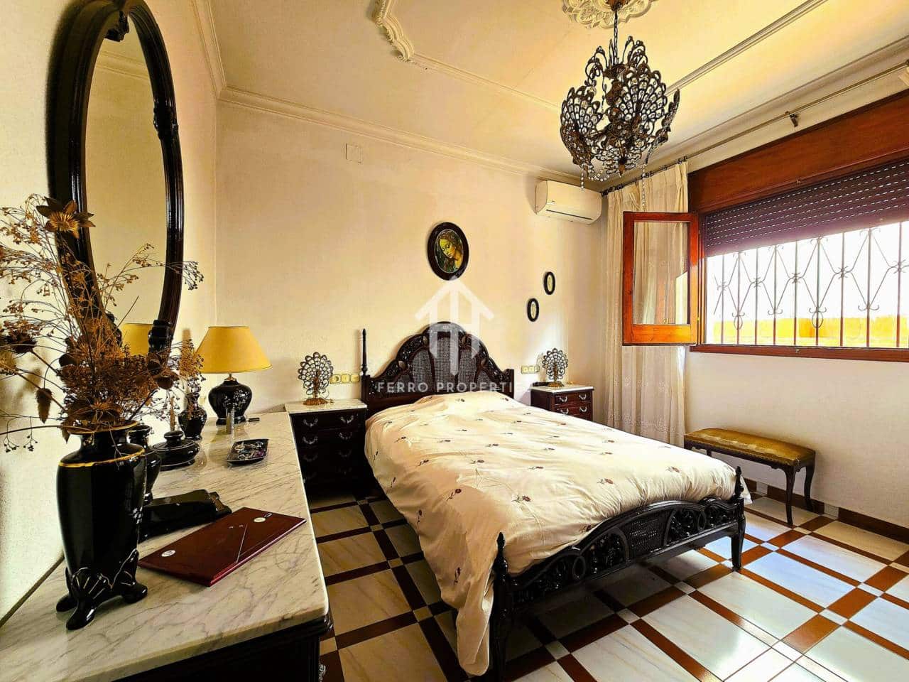 5 bedroom Apartment for sale in Algarinejo with garage - € 299,900 (Ref: 9761624)