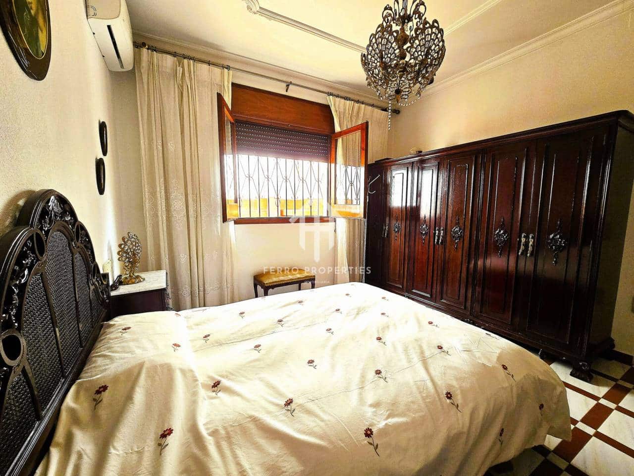 5 bedroom Apartment for sale in Algarinejo with garage - € 299,900 (Ref: 9761624)