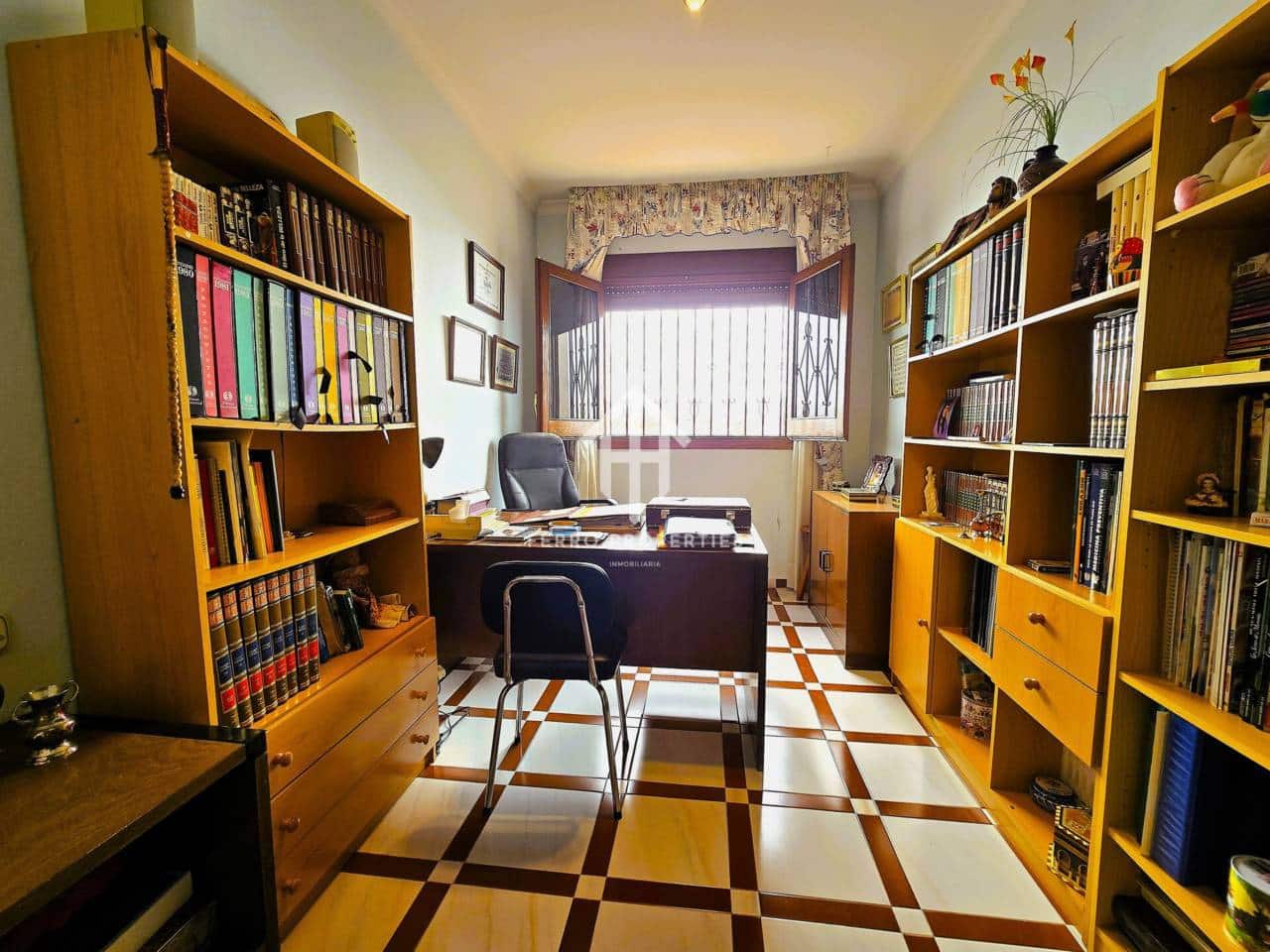 5 bedroom Apartment for sale in Algarinejo with garage - € 299,900 (Ref: 9761624)