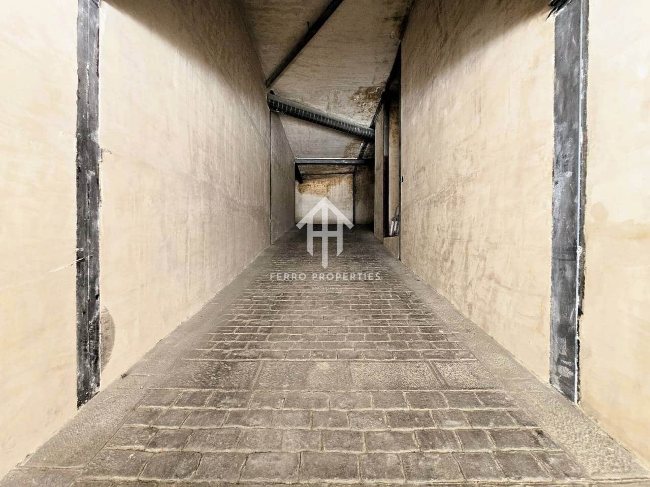 5 bedroom Apartment for sale in Algarinejo with garage - € 299,900 (Ref: 9761624)