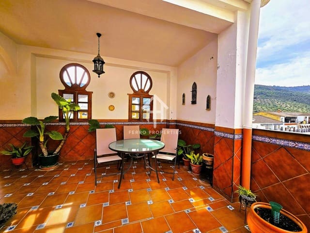5 bedroom Apartment for sale in Algarinejo with garage - € 299,900 (Ref: 9761624)