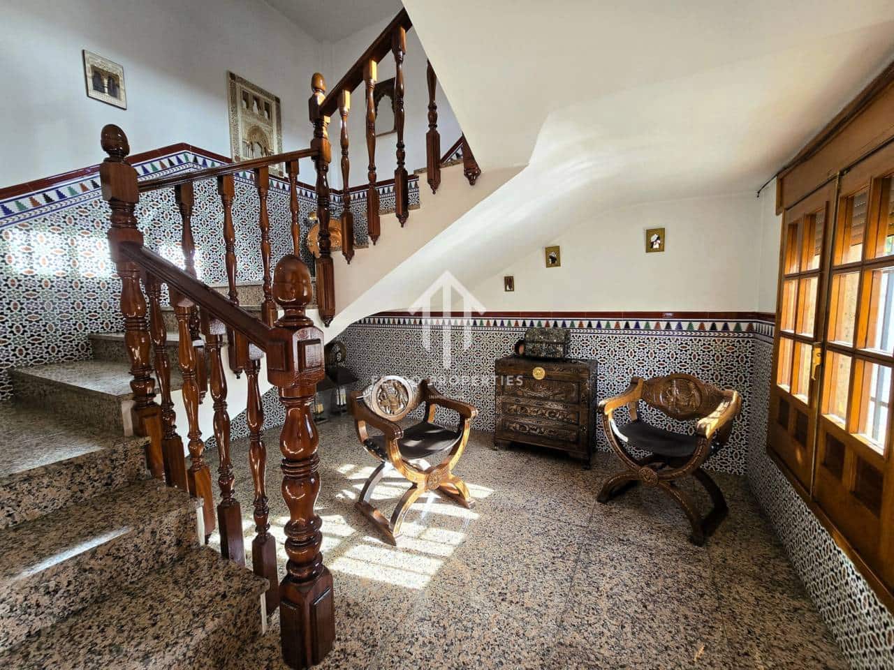 5 bedroom Apartment for sale in Algarinejo with garage - € 299,900 (Ref: 9761624)