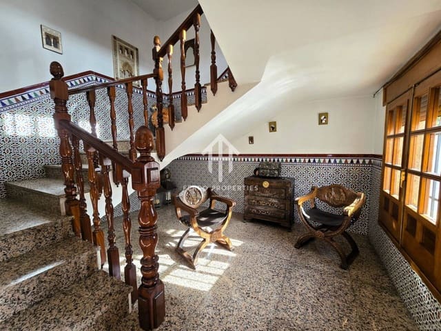 5 bedroom Apartment for sale in Algarinejo with garage - € 299,900 (Ref: 9761624)