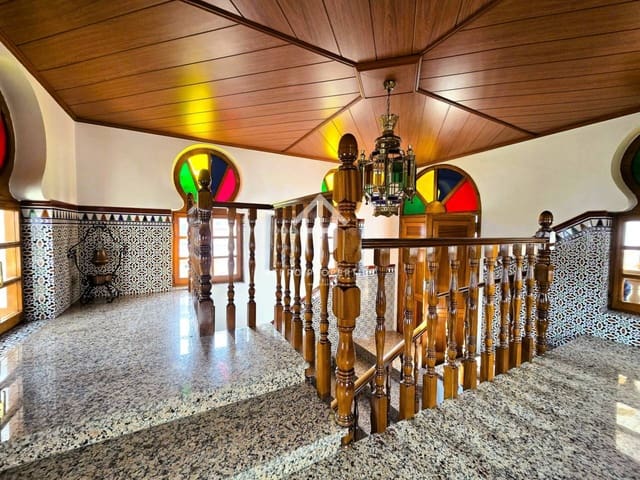 5 bedroom Apartment for sale in Algarinejo with garage - € 299,900 (Ref: 9761624)