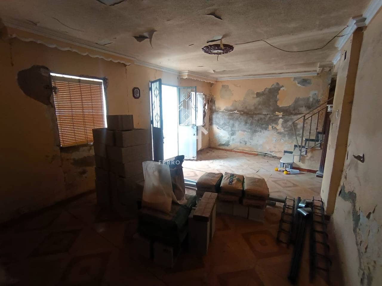 3 bedroom Townhouse for sale in Loja - € 37,000 (Ref: 9770207)