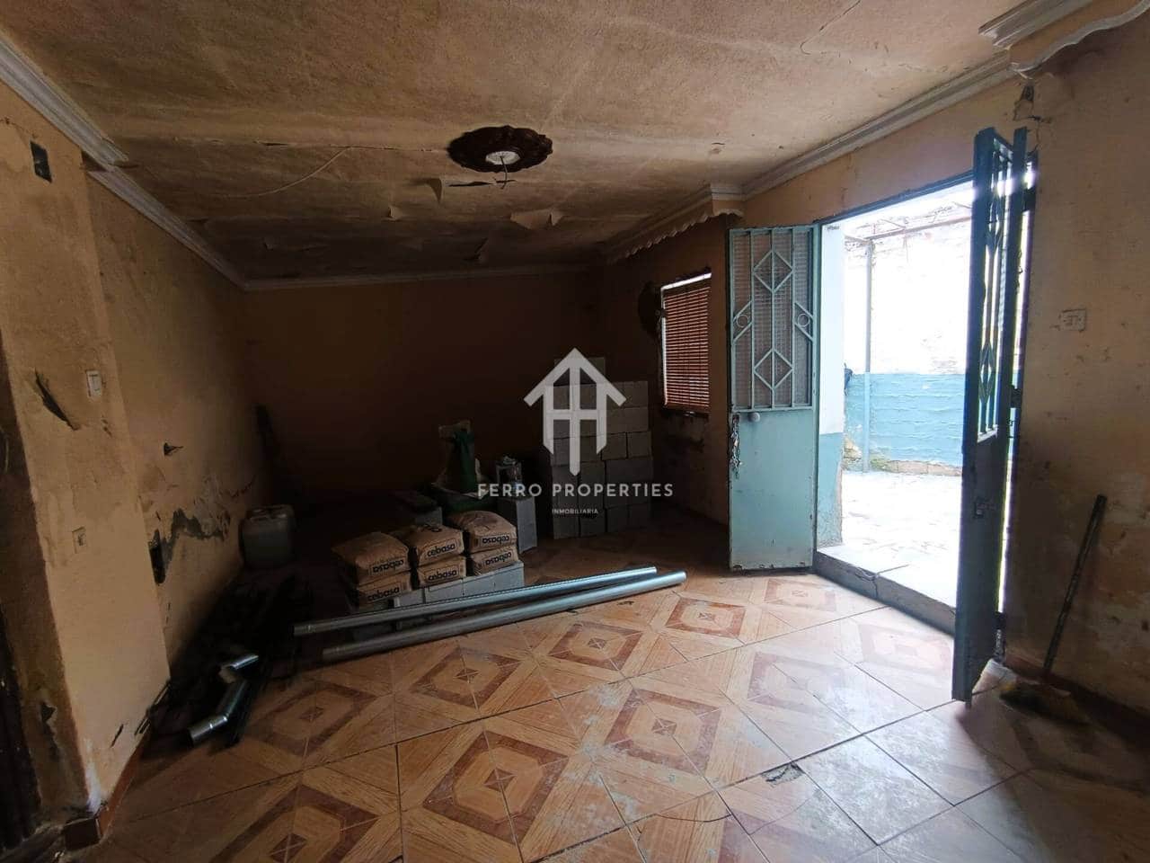 3 bedroom Townhouse for sale in Loja - € 37,000 (Ref: 9770207)