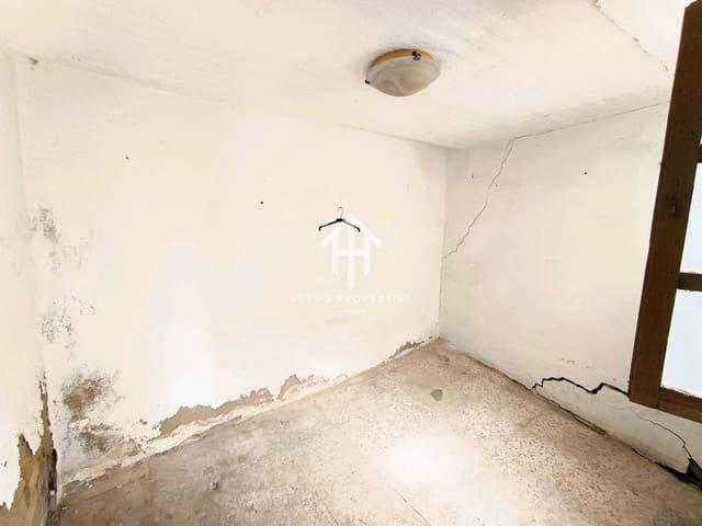 3 soveværelse Byhus til salg i Loja - € 37.000 (Ref: 9770207)