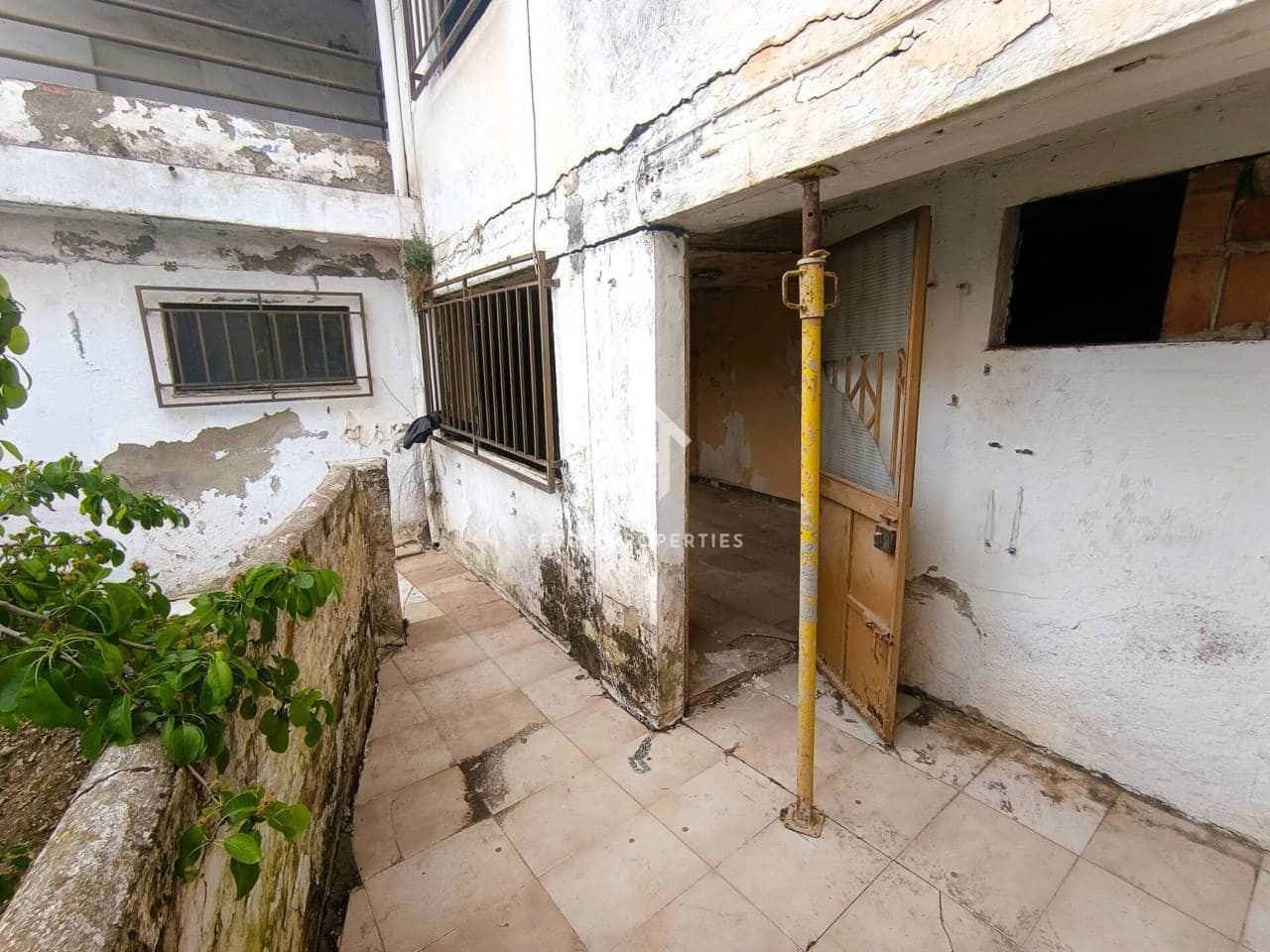 3 bedroom Townhouse for sale in Loja - € 37,000 (Ref: 9770207)