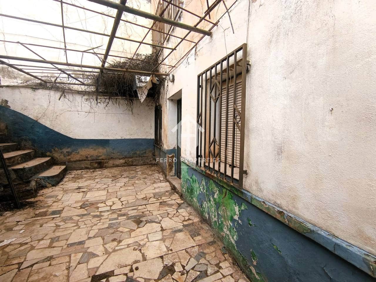 3 bedroom Townhouse for sale in Loja - € 37,000 (Ref: 9770207)