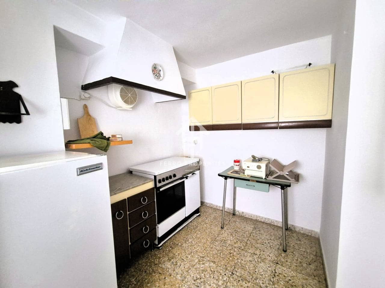 10 soverom Hus til salgs i Loja med garasje - € 139 000 (Ref: 9777528)