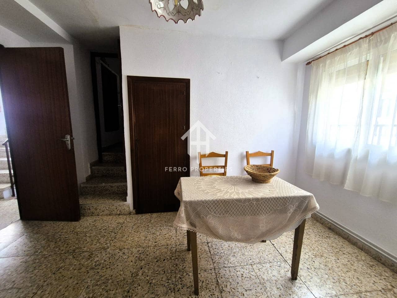 10 soverom Hus til salgs i Loja med garasje - € 139 000 (Ref: 9777528)