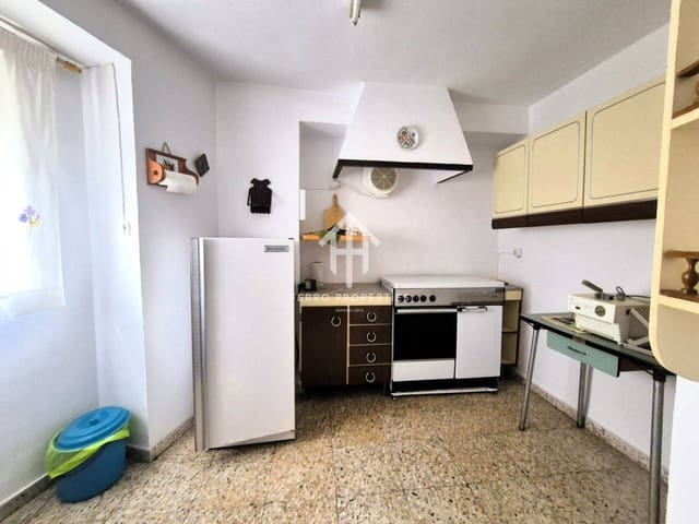 10 soverom Hus til salgs i Loja med garasje - € 139 000 (Ref: 9777528)