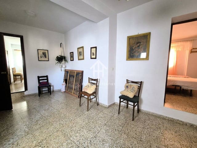 10 soverom Hus til salgs i Loja med garasje - € 139 000 (Ref: 9777528)