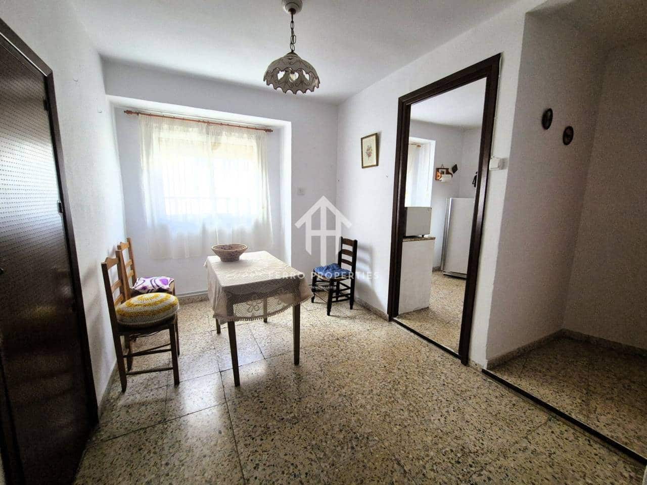 10 soverom Hus til salgs i Loja med garasje - € 139 000 (Ref: 9777528)