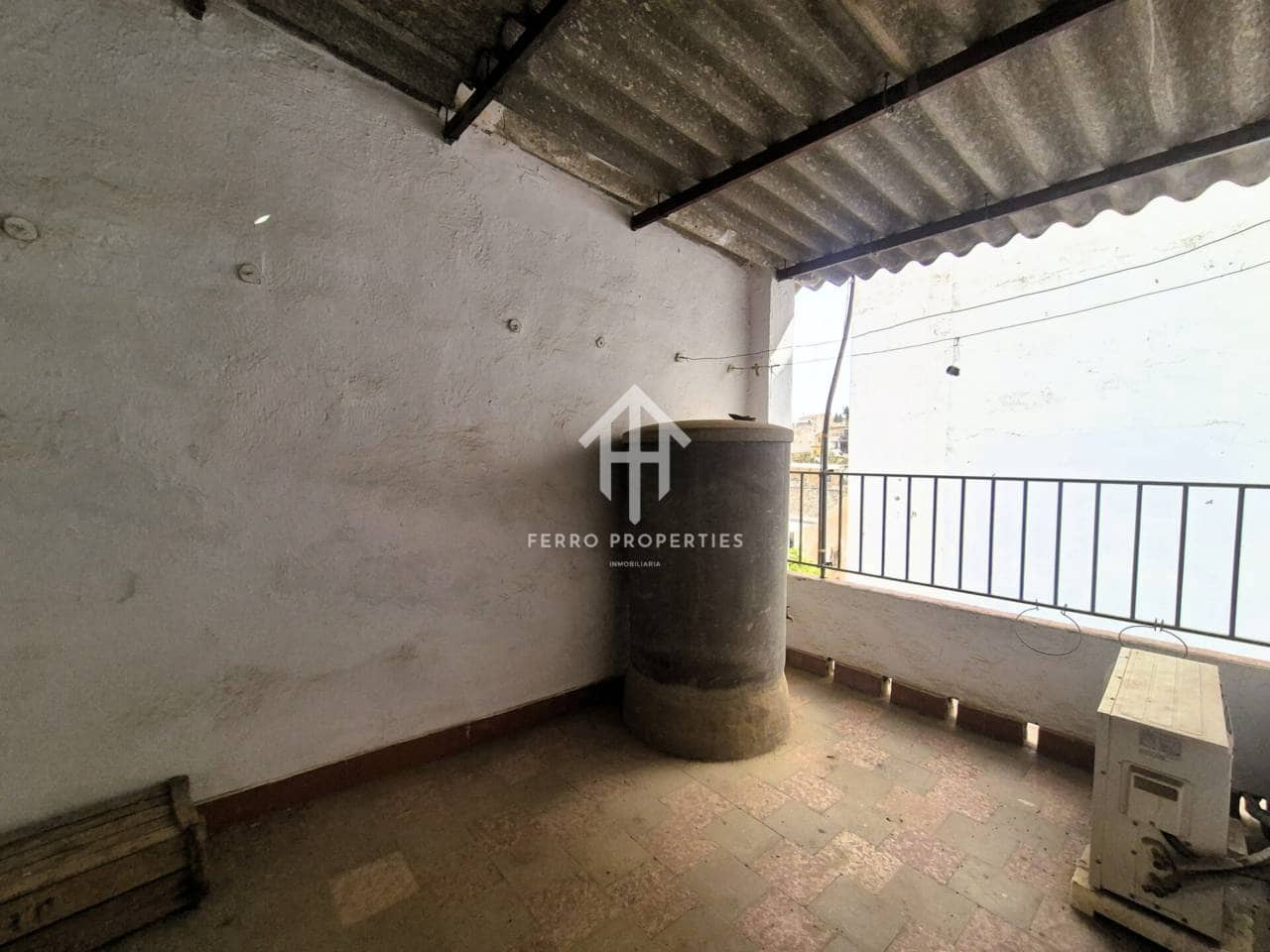 10 soverom Hus til salgs i Loja med garasje - € 139 000 (Ref: 9777528)