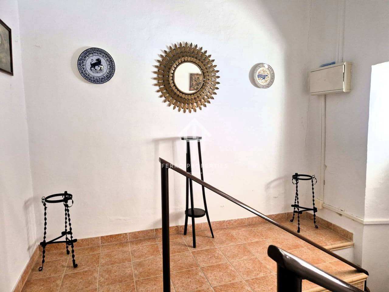 10 soverom Hus til salgs i Loja med garasje - € 139 000 (Ref: 9777528)