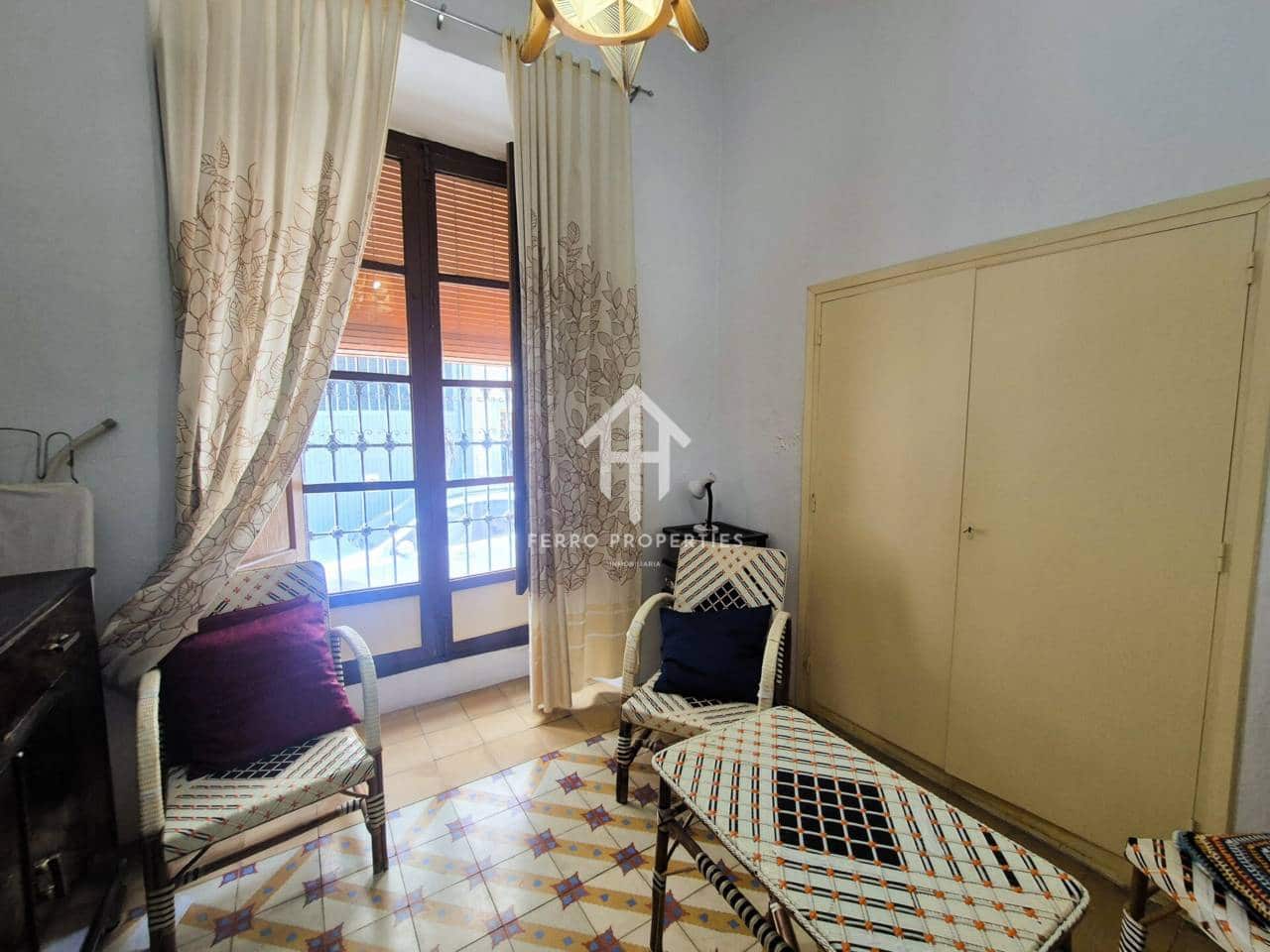 10 soverom Hus til salgs i Loja med garasje - € 139 000 (Ref: 9777528)