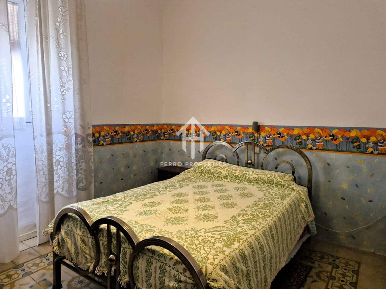 10 soverom Hus til salgs i Loja med garasje - € 139 000 (Ref: 9777528)