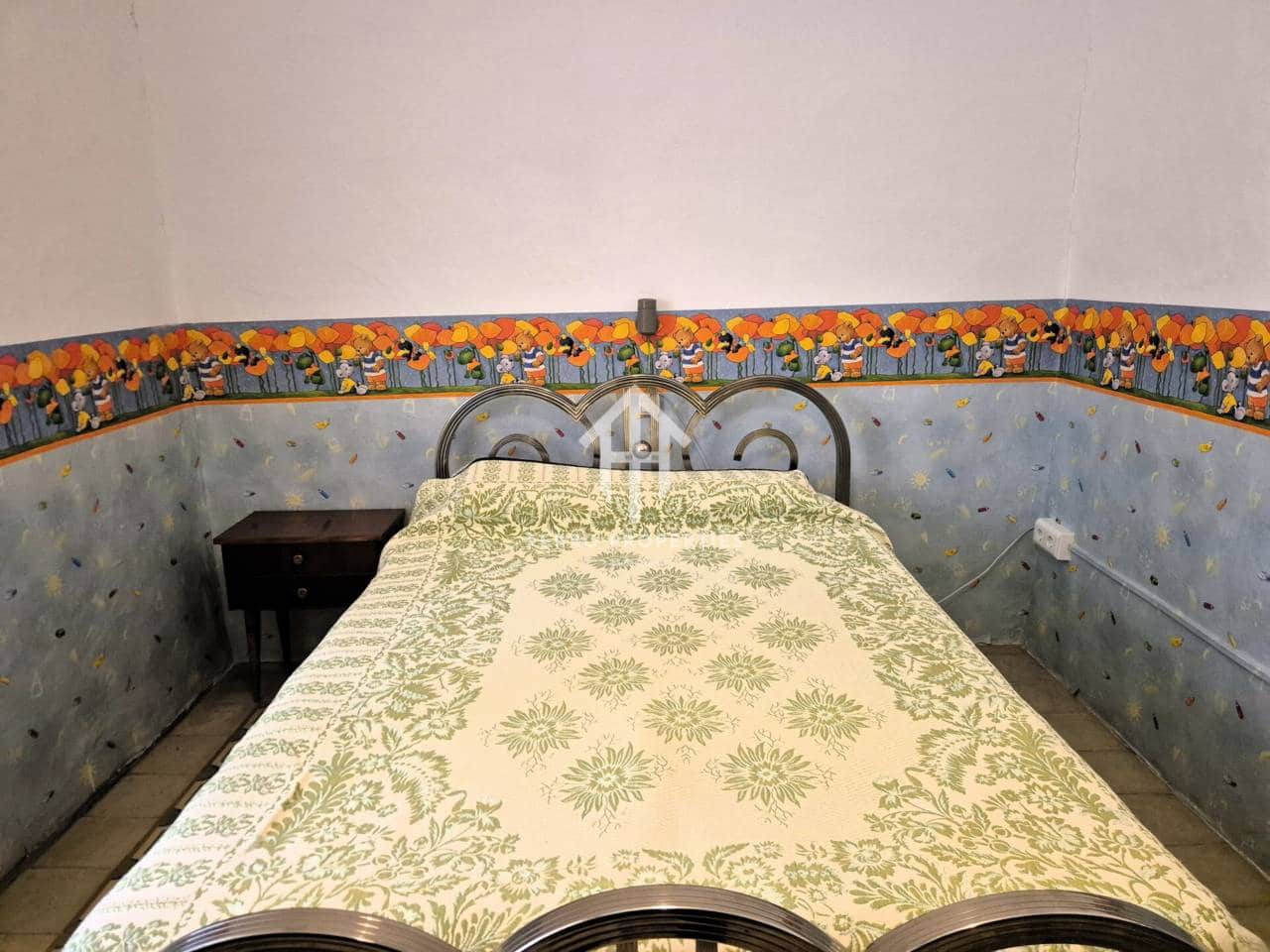 10 soverom Hus til salgs i Loja med garasje - € 139 000 (Ref: 9777528)