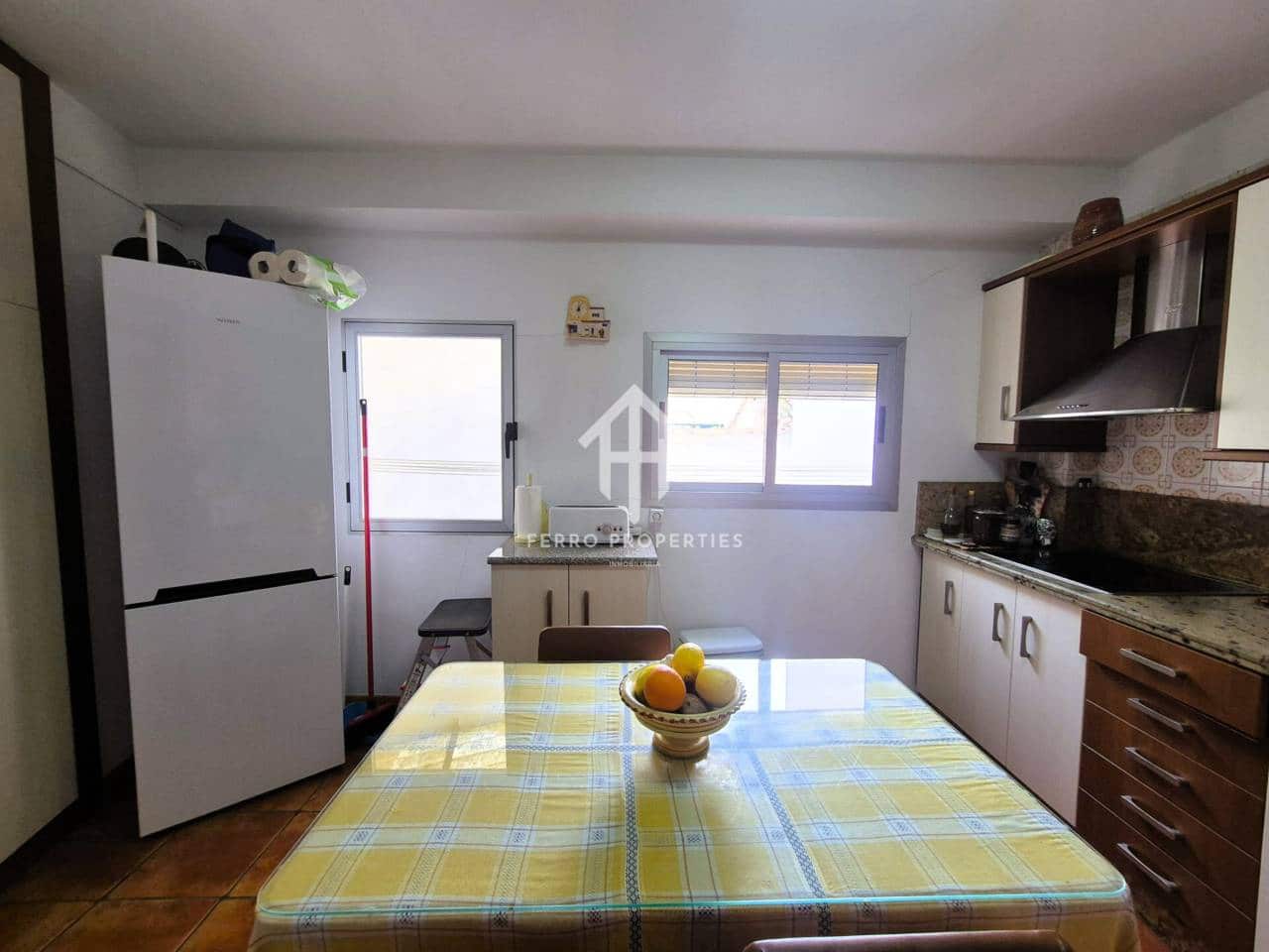 10 soverom Hus til salgs i Loja med garasje - € 139 000 (Ref: 9777528)