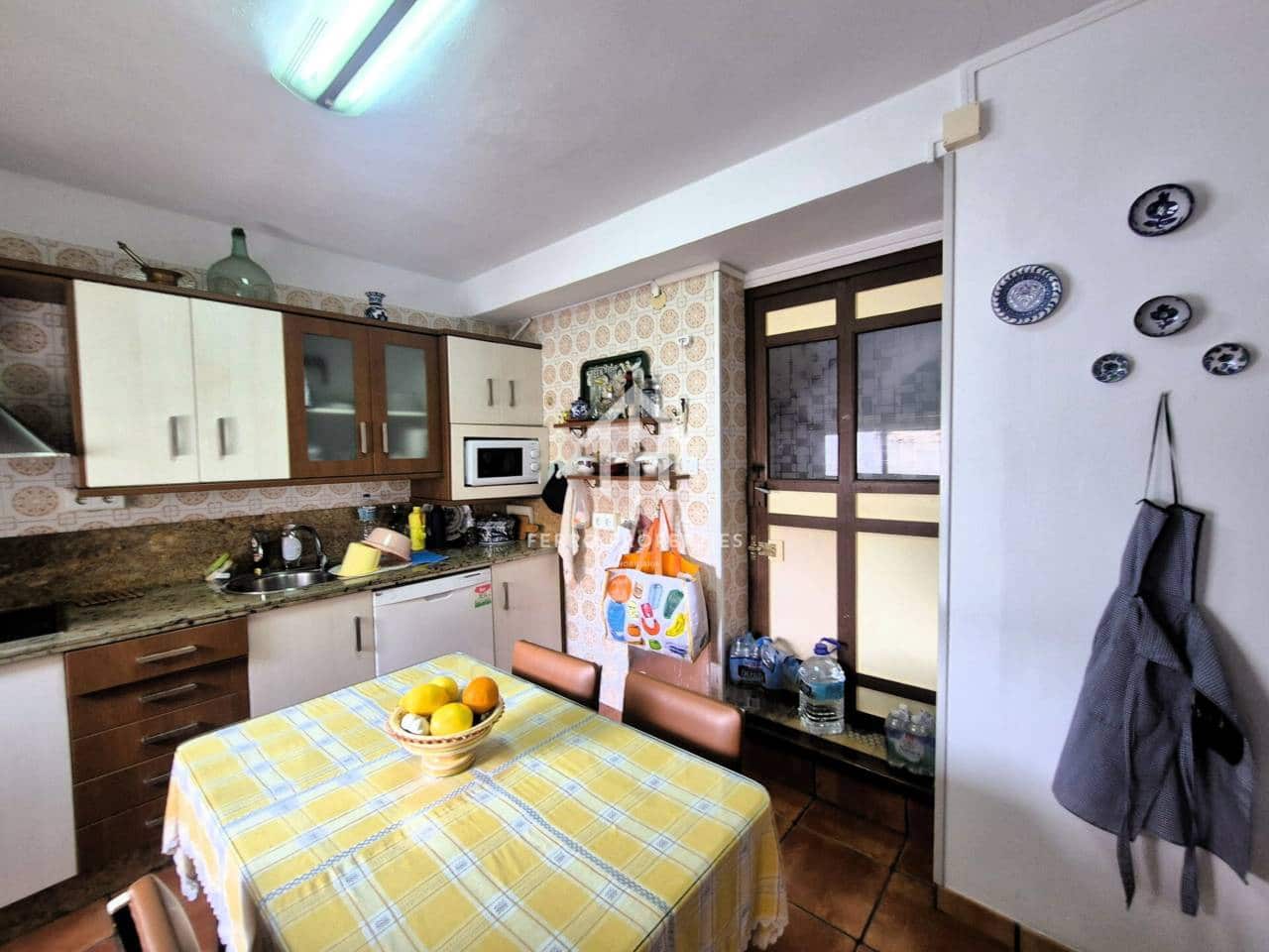 10 soverom Hus til salgs i Loja med garasje - € 139 000 (Ref: 9777528)