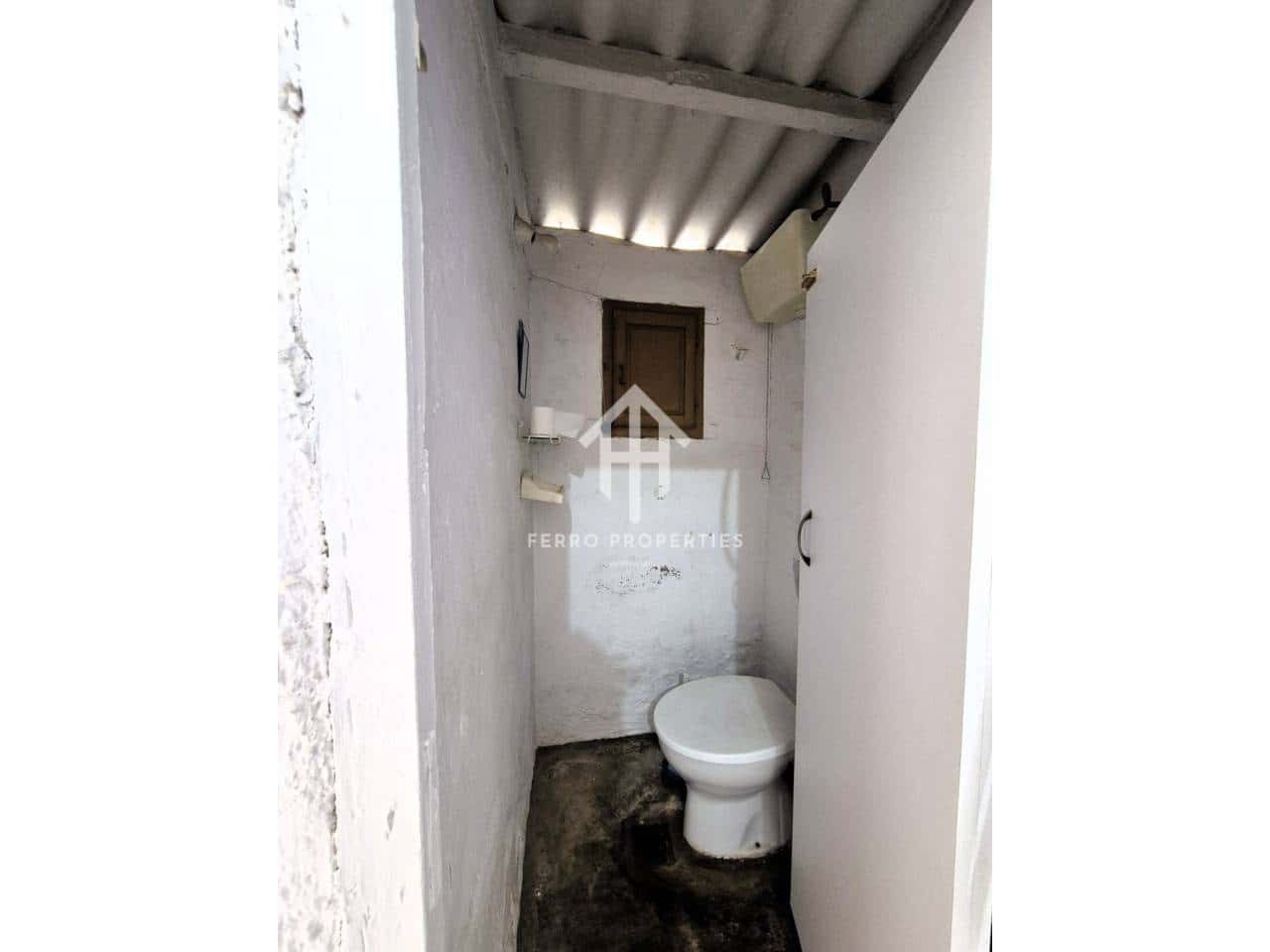 10 soverom Hus til salgs i Loja med garasje - € 139 000 (Ref: 9777528)