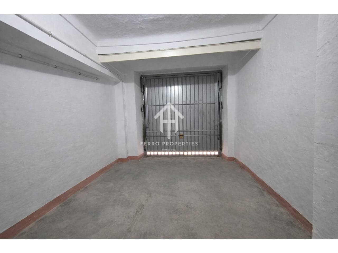 10 soverom Hus til salgs i Loja med garasje - € 139 000 (Ref: 9777528)