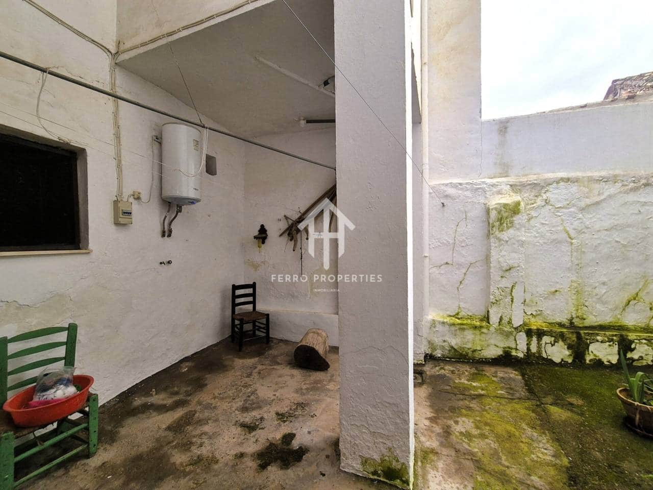 10 soverom Hus til salgs i Loja med garasje - € 139 000 (Ref: 9777528)