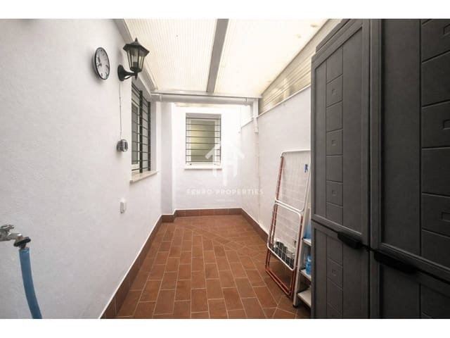 2 Zimmer Wohnung zu vermieten in Loja - 650 € (Ref: 9780047)