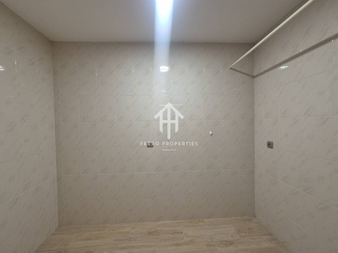 2 slaapkamer Flat te koop in Loja - € 130.000 (Ref: 9783523)