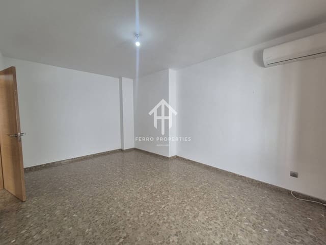 2 slaapkamer Flat te koop in Loja - € 130.000 (Ref: 9783523)