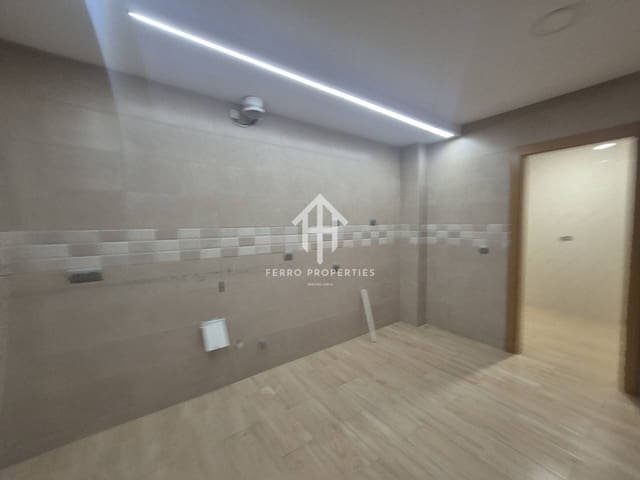 2 slaapkamer Flat te koop in Loja - € 130.000 (Ref: 9783523)