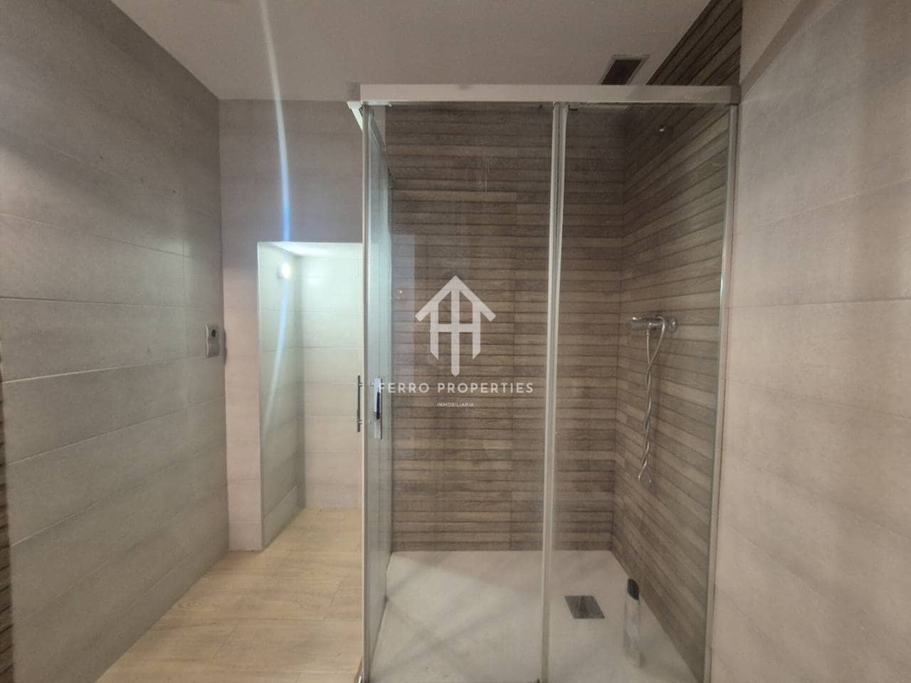 2 slaapkamer Flat te koop in Loja - € 130.000 (Ref: 9783523)