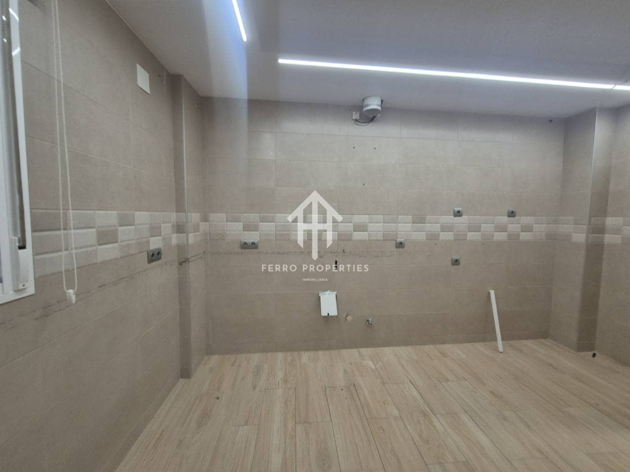 2 slaapkamer Flat te koop in Loja - € 130.000 (Ref: 9783523)