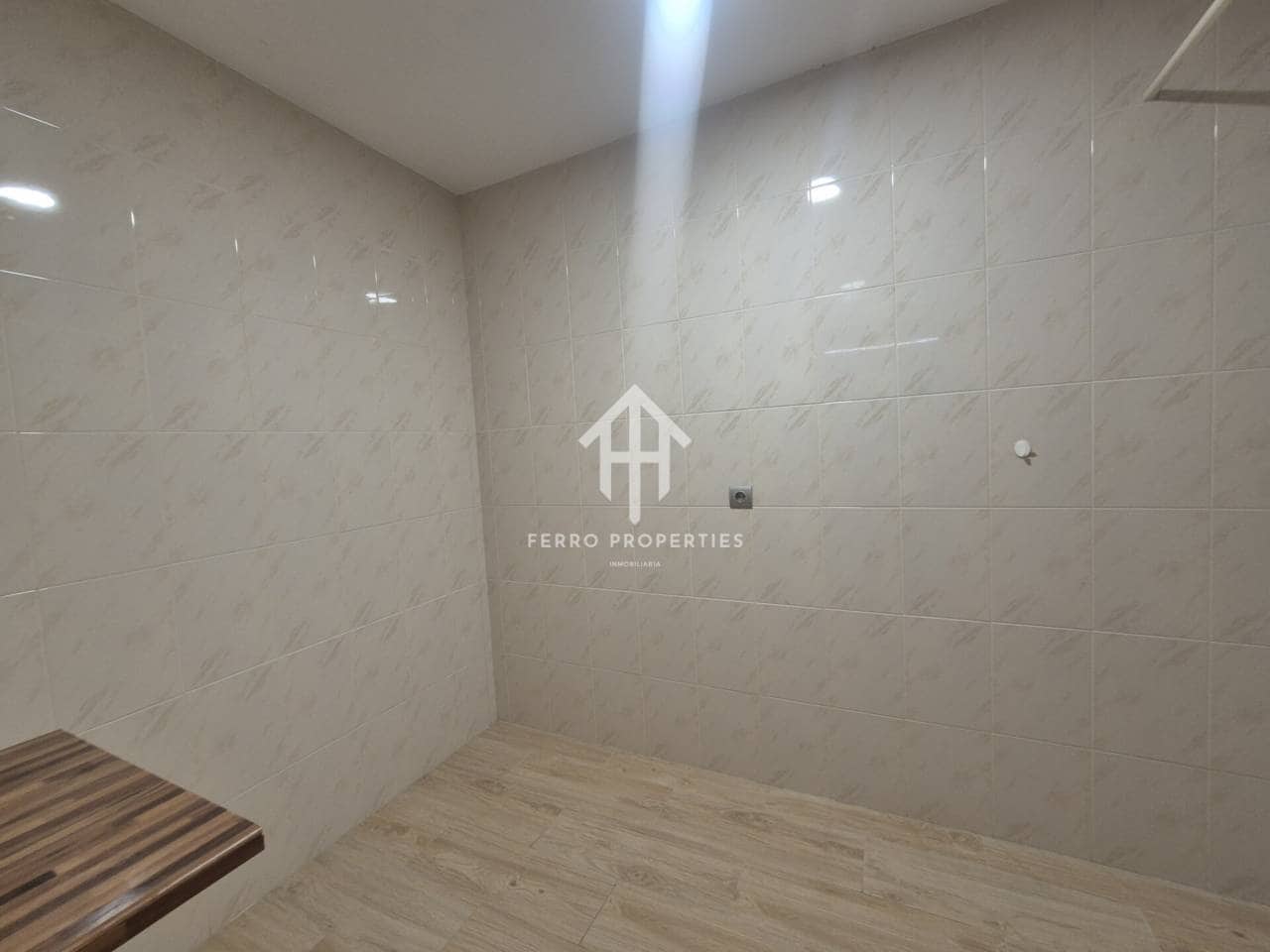 2 slaapkamer Flat te koop in Loja - € 130.000 (Ref: 9783523)