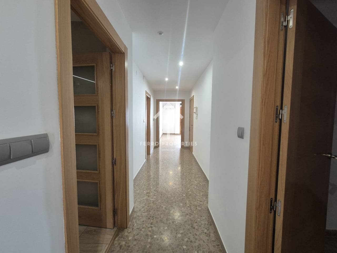 2 slaapkamer Flat te koop in Loja - € 130.000 (Ref: 9783523)