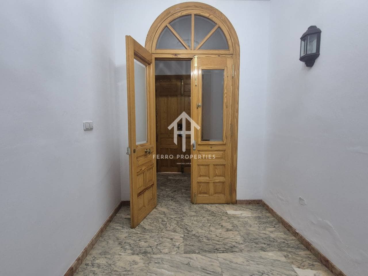 2 slaapkamer Flat te koop in Loja - € 130.000 (Ref: 9783523)