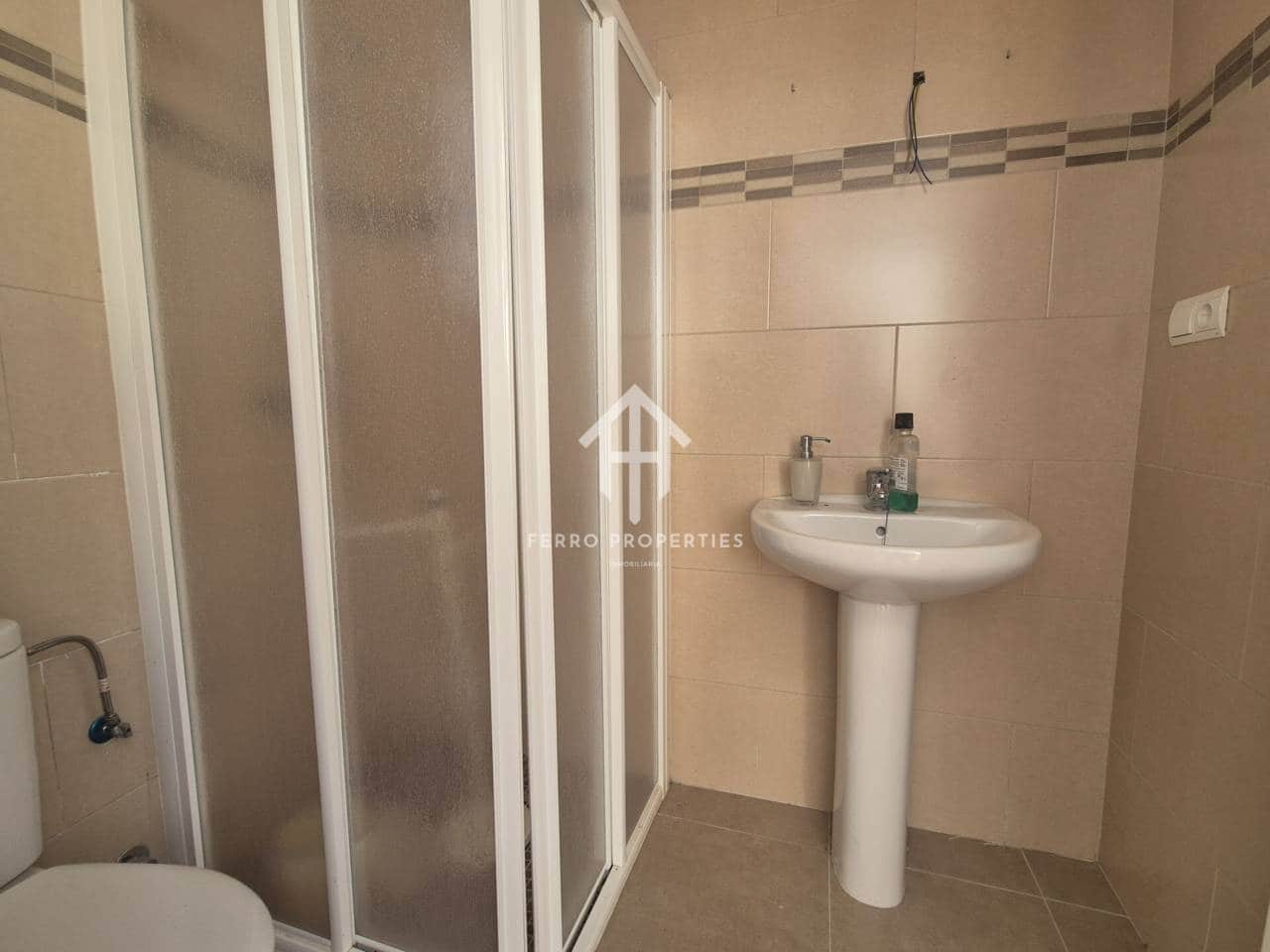 2 slaapkamer Flat te koop in Loja - € 130.000 (Ref: 9783523)